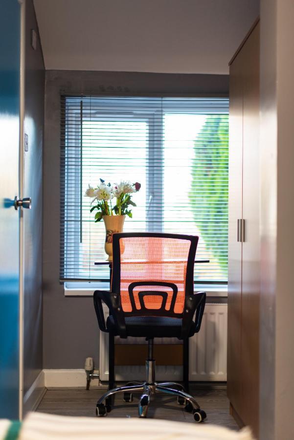 Heart Of Maidstone - Premium Double Rooms With Free Wi-Fi Екстер'єр фото